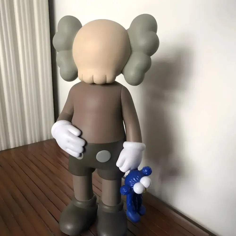 Giant|Figurative^Statues & Sculptures Lucify Playtime 168cm Brown Resin Indoor Sculpture